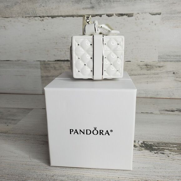 Pandora 2016 Holiday Present Christmas Ornament Jewelry Surprise Gift Box - Picture 4 of 11